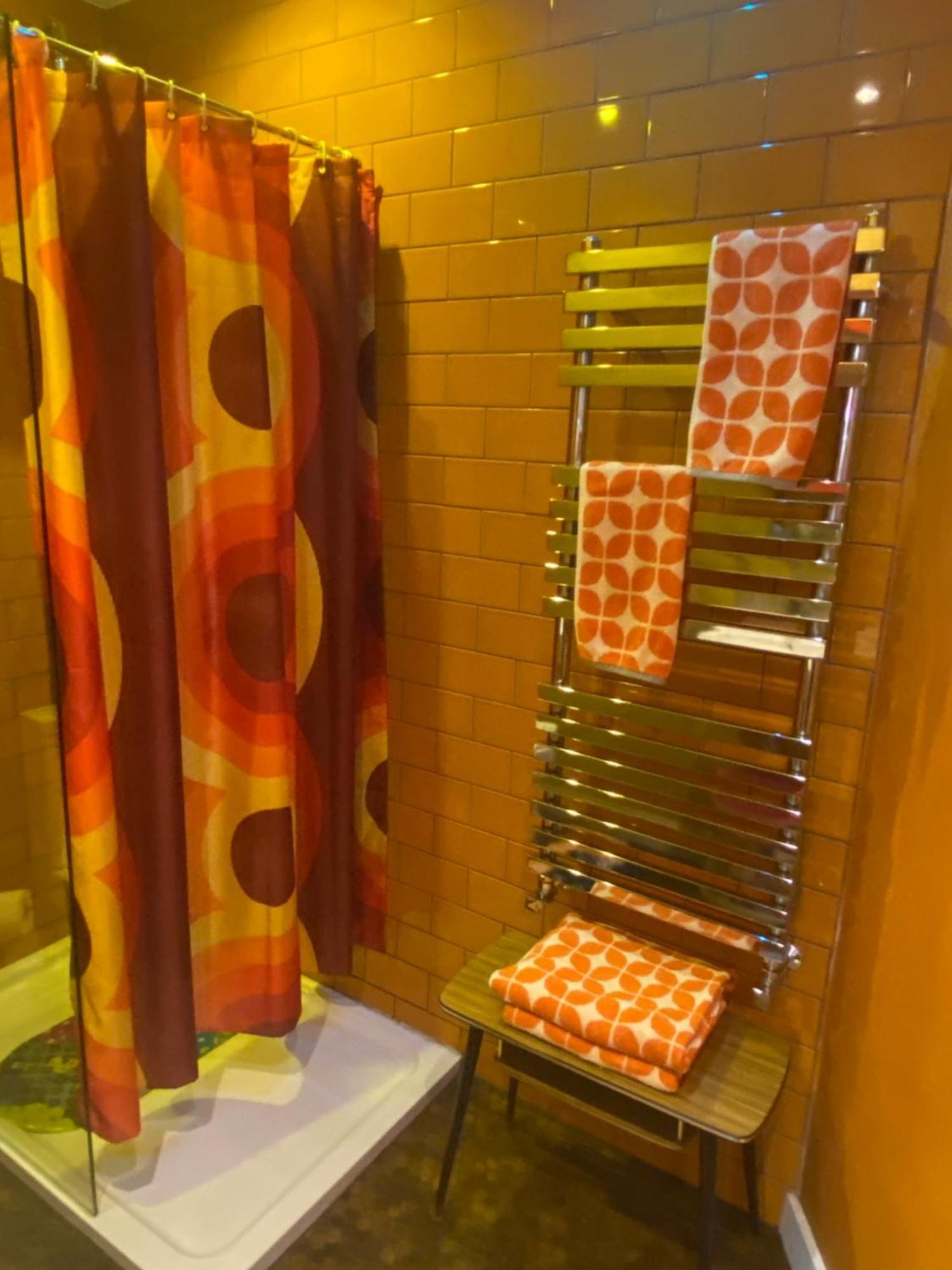 The Retro Retreat With Free Parking Apartment Хейстингс Екстериор снимка