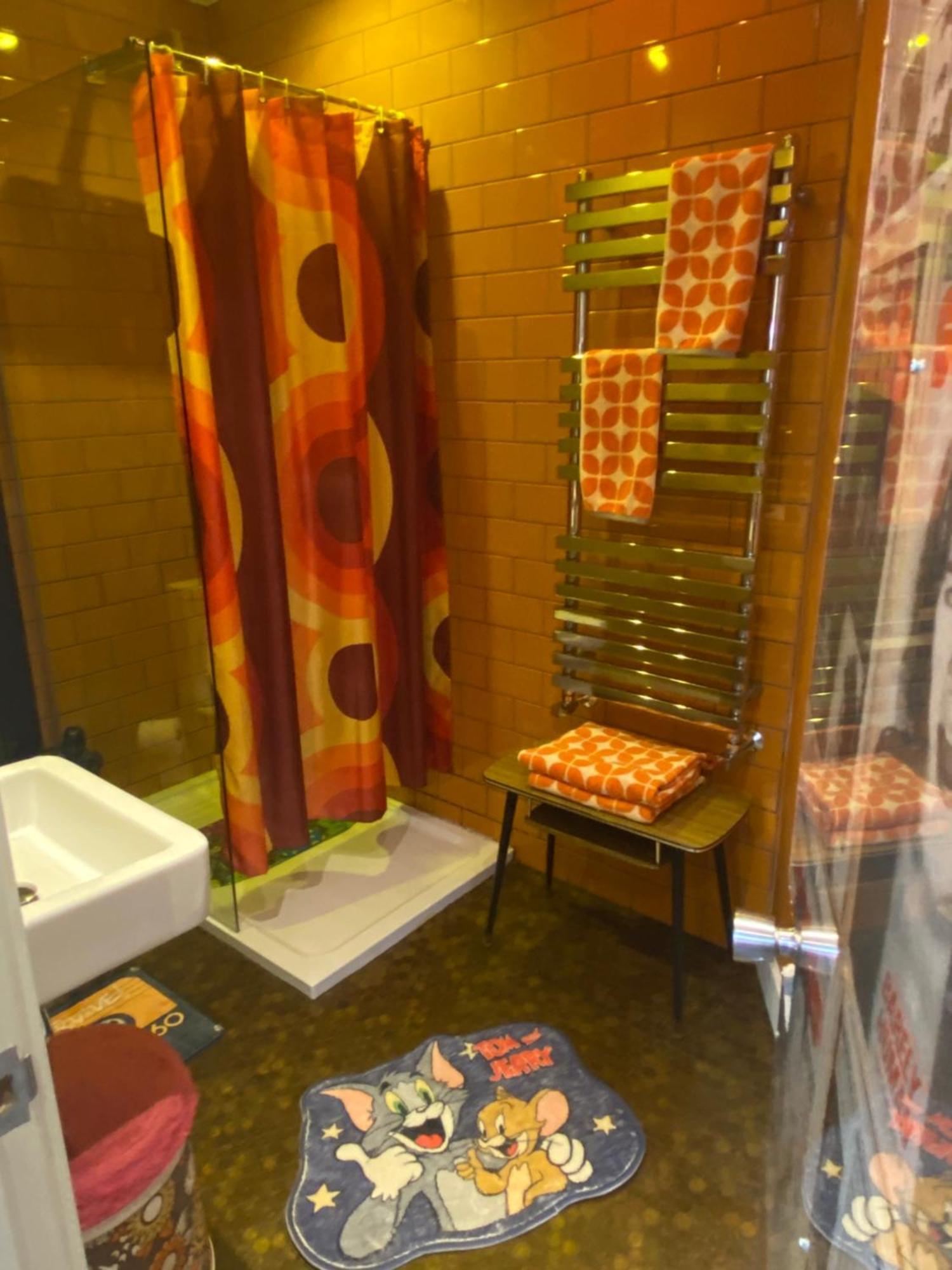 The Retro Retreat With Free Parking Apartment Хейстингс Екстериор снимка