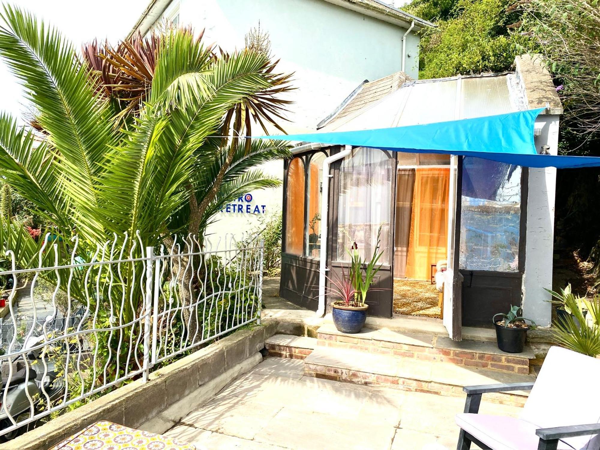 The Retro Retreat With Free Parking Apartment Хейстингс Екстериор снимка