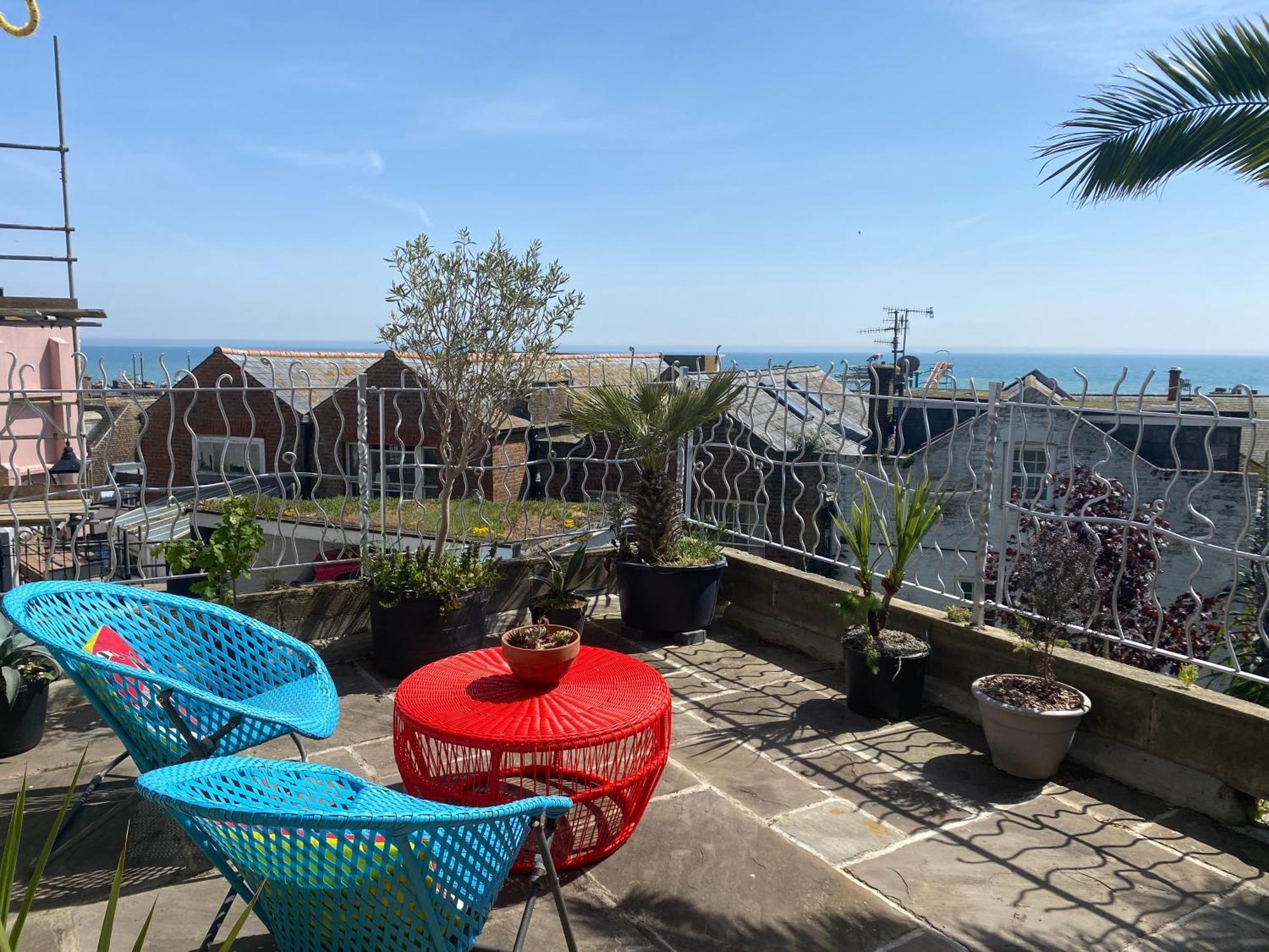 The Retro Retreat With Free Parking Apartment Хейстингс Екстериор снимка